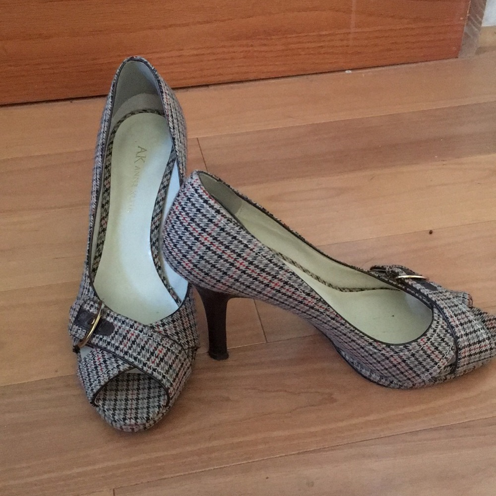 Ann Klein check heels